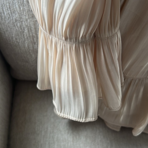 Cinq a Sept stunning Christie Top chic ivory tiered w bows 3/4 arm - Picture 5 of 11